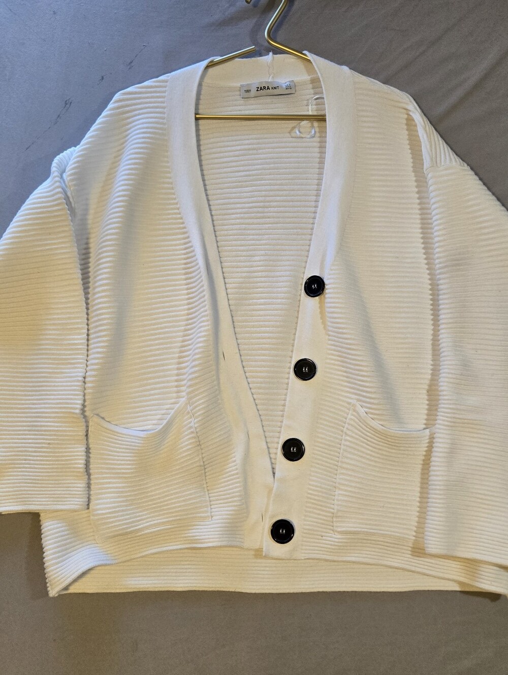 Zara Cream Ribbed V-Neck Button Cardigan with Black Buttons *flawed Read*